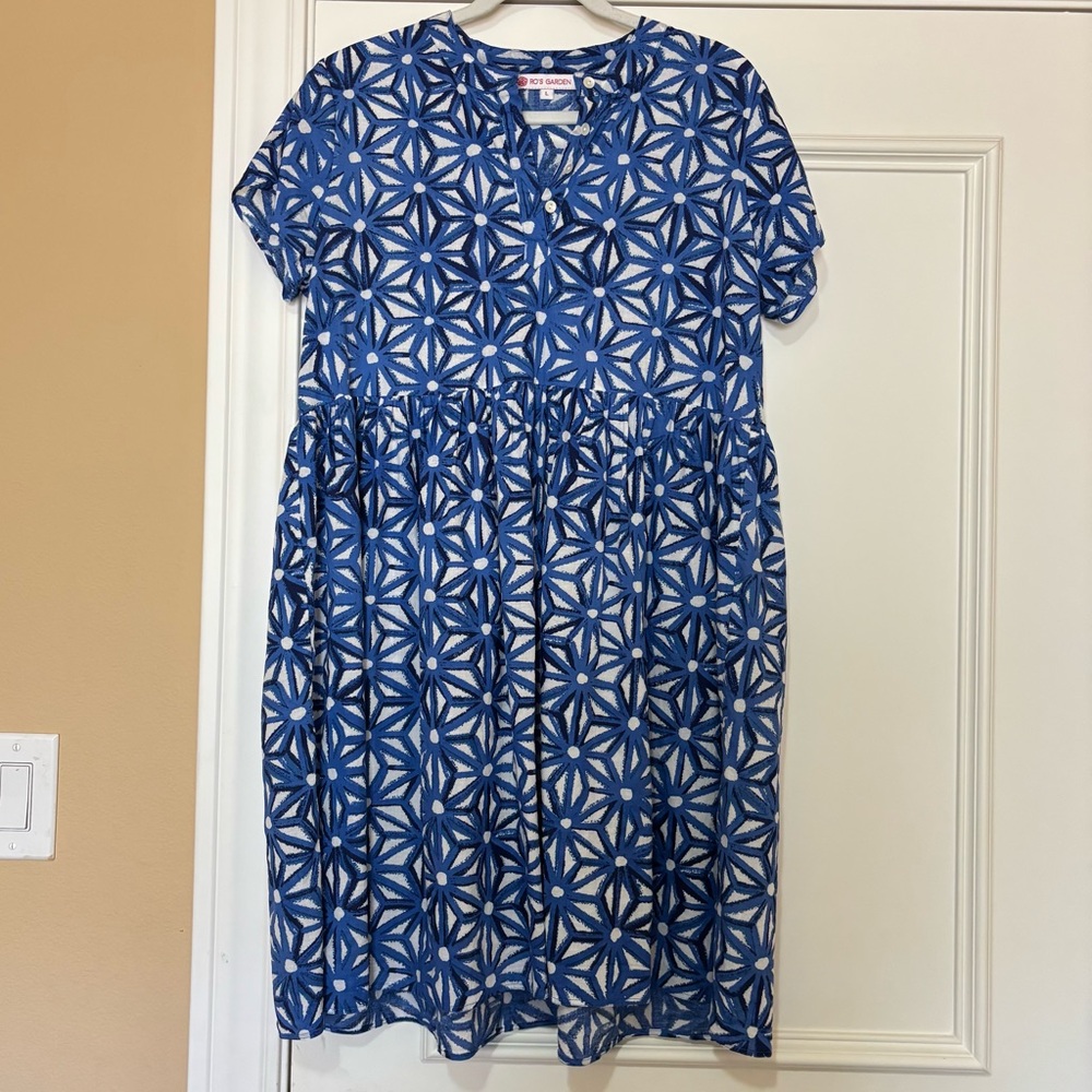 Ro's Garden Blue and White Geometric Patterned Dress